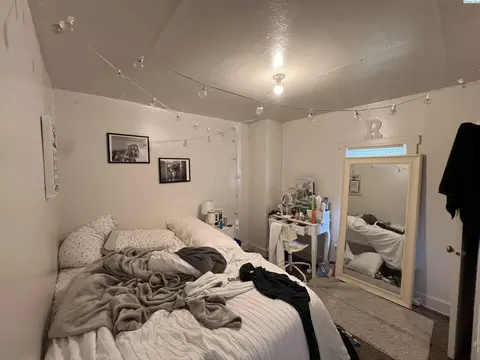 Bedroom - 925 NE Monroe, Pullman, WA 99163 photo 1 of 6