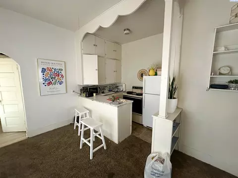 Kitchen - 925 NE Monroe, Pullman, WA 99163 photo 6 of 6