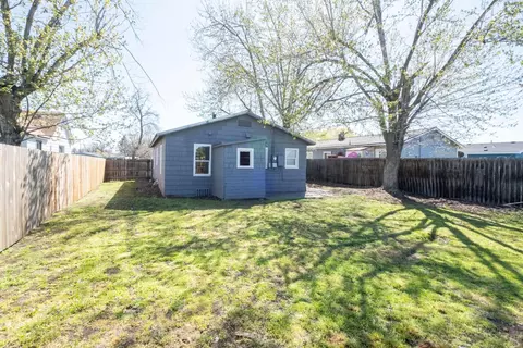 Exterior - 1220 S 3rd Ave, Pasco, WA 99301 photo 6 of 14