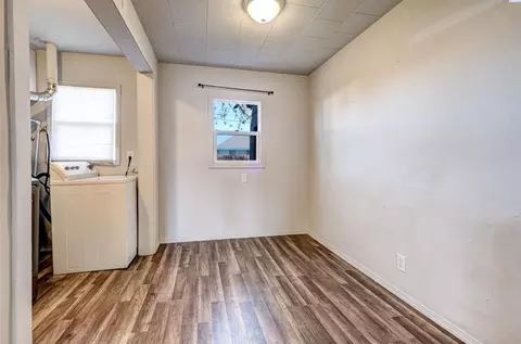 Entry Way - 1220 S 3rd Ave, Pasco, WA 99301 photo 1 of 2