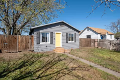 Exterior - 1220 S 3rd Ave, Pasco, WA 99301 photo 1 of 14