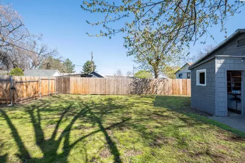 Exterior - 1220 S 3rd Ave, Pasco, WA 99301 photo 9 of 14