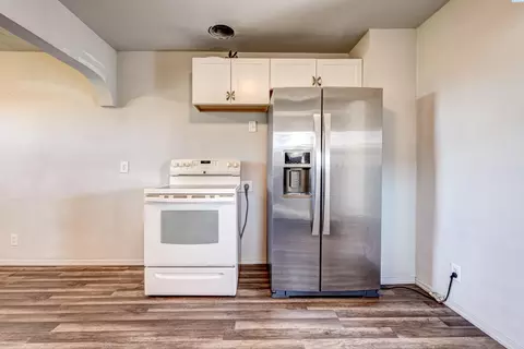 Kitchen - 1220 S 3rd Ave, Pasco, WA 99301 photo 2 of 3