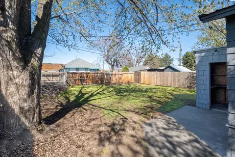 Exterior - 1220 S 3rd Ave, Pasco, WA 99301 photo 2 of 14