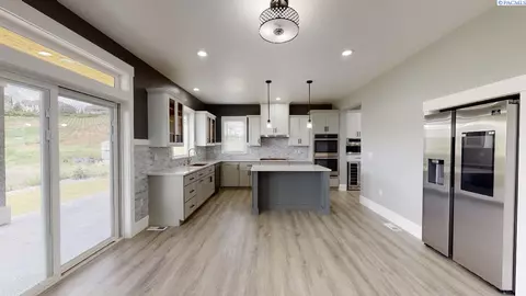 Kitchen - 1745 SW Barclay Ridge Dr, Pullman, WA 99163 photo 8 of 8