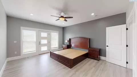 Bedroom - 1745 SW Barclay Ridge Dr, Pullman, WA 99163 photo 1 of 4