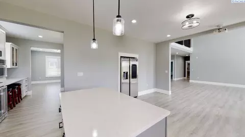 Kitchen - 1745 SW Barclay Ridge Dr, Pullman, WA 99163 photo 5 of 8