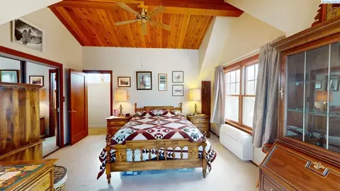 Bedroom - 550 SE High St, Pullman, WA 99163 photo 6 of 6