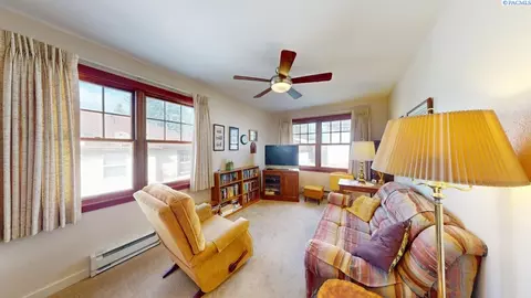 Living - 550 SE High St, Pullman, WA 99163 photo 8 of 10