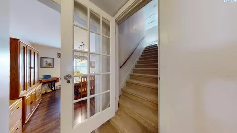 Entry Way - 550 SE High St, Pullman, WA 99163 photo 1 of 2