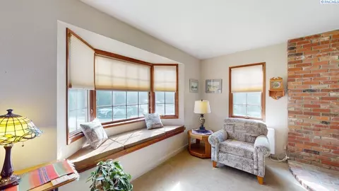 Living - 550 SE High St, Pullman, WA 99163 photo 4 of 10