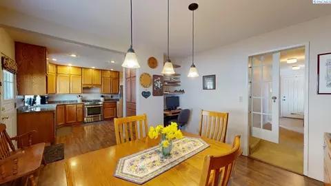 Dining - 550 SE High St, Pullman, WA 99163 photo 4 of 4