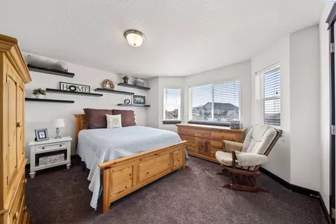 Bedroom - 820 SW Windy Point Ct, Pullman, WA 99163 photo 3 of 6