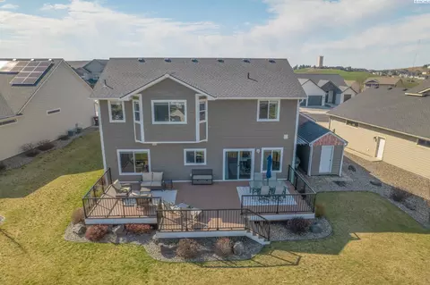View/Area - 820 SW Windy Point Ct, Pullman, WA 99163 photo 2 of 5