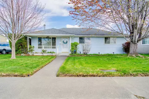 Exterior - 1715 N 18th Ave, Pasco, WA 99301 photo 1 of 11