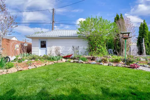 Exterior - 1715 N 18th Ave, Pasco, WA 99301 photo 6 of 11