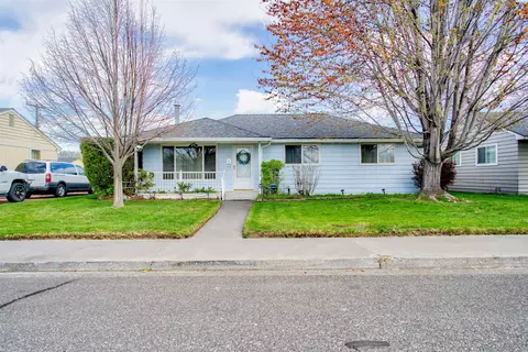 Exterior - 1715 N 18th Ave, Pasco, WA 99301 photo 2 of 11