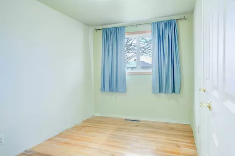 Bedroom - 1715 N 18th Ave, Pasco, WA 99301 photo 2 of 2