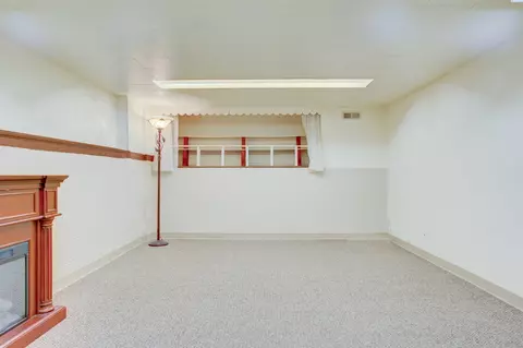 Exterior - 1715 N 18th Ave, Pasco, WA 99301 photo 3 of 11
