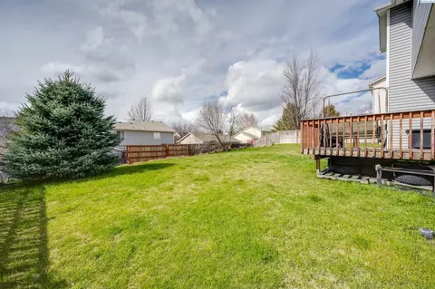 Exterior - 1725 NW Canyon View Dr, Pullman, WA 99163 photo 9 of 10