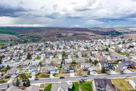 View/Area - 1725 NW Canyon View Dr, Pullman, WA 99163 photo 2 of 2