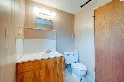 Bath - 1909 N Cedar, Colfax, WA 99111 photo 2 of 2