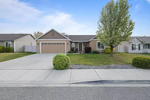 Exterior - 6015 Klickitat Ln, Pasco, WA 99301 photo 3 of 6
