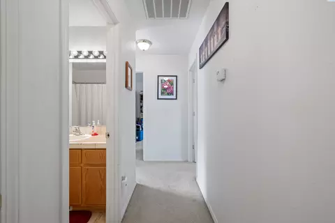 Entry Way - 6015 Klickitat Ln, Pasco, WA 99301 photo 1 of 1