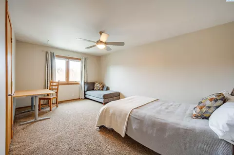 Bedroom - 665 SE Meadow Vale Dr, Pullman, WA 99163 photo 4 of 5