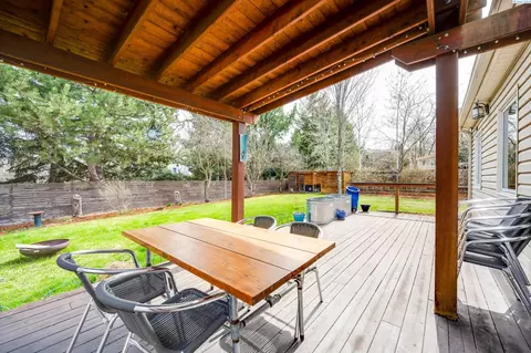 Exterior - 665 SE Meadow Vale Dr, Pullman, WA 99163 photo 6 of 16