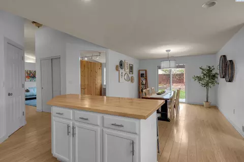 Kitchen - 8615 Studebaker Dr, Pasco, WA 99301 photo 6 of 6