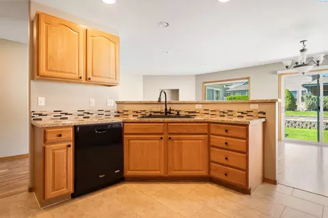 110 Camargo Ln, Pasco, WA 99301 photo 9