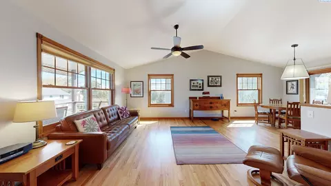Living - 455 NW Robert St, Pullman, WA 99163 photo 1 of 1