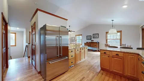 Kitchen - 455 NW Robert St, Pullman, WA 99163 photo 4 of 4