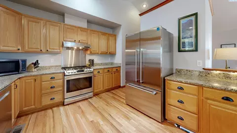 Kitchen - 455 NW Robert St, Pullman, WA 99163 photo 3 of 4