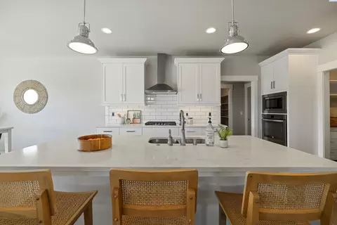 Kitchen - 6419 Nocking Pt, Pasco, WA 99301 photo 5 of 6