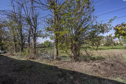 922 Empire Dr, Pasco, WA 99301 photo 2