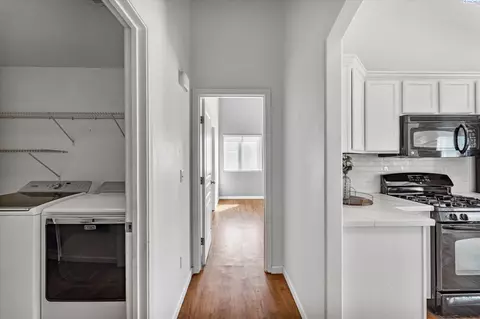 Entry Way - 6412 Three Rivers Dr, Pasco, WA 99301 photo 1 of 2