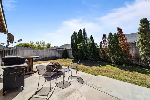 Exterior - 6412 Three Rivers Dr, Pasco, WA 99301 photo 7 of 7