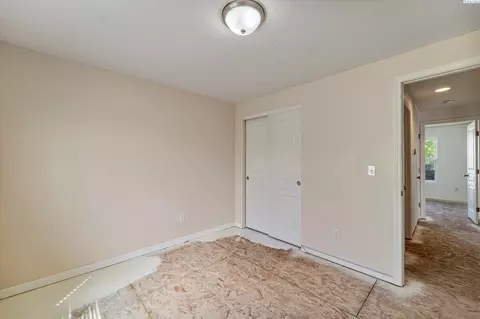 Bedroom - 6412 Three Rivers Dr, Pasco, WA 99301 photo 2 of 2