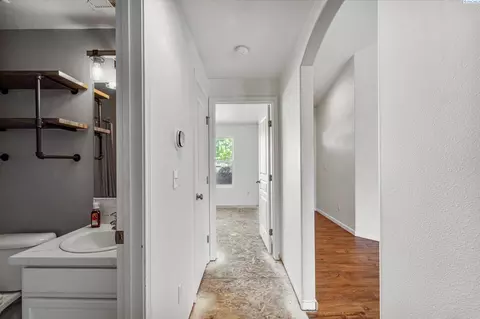 Entry Way - 6412 Three Rivers Dr, Pasco, WA 99301 photo 2 of 2