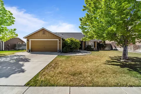 Exterior - 6412 Three Rivers Dr, Pasco, WA 99301 photo 2 of 7