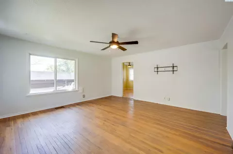 375 NW Irving St, Pullman, WA 99163 photo 5