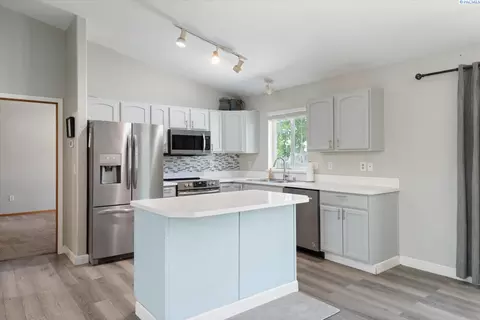 8703 Heathrow Ct, Pasco, WA 99301 photo 5