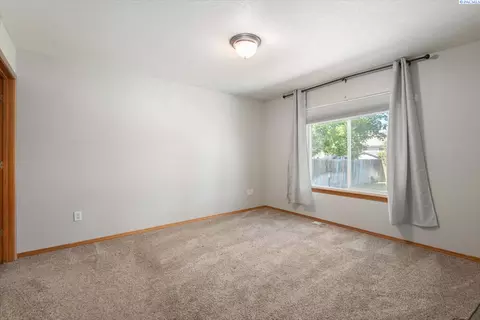 8703 Heathrow Ct, Pasco, WA 99301 photo 14