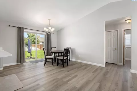 8703 Heathrow Ct, Pasco, WA 99301 photo 4