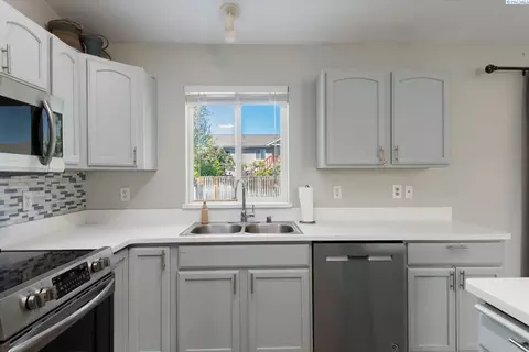 8703 Heathrow Ct, Pasco, WA 99301 photo 7