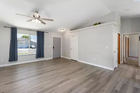 8703 Heathrow Ct, Pasco, WA 99301 photo 9