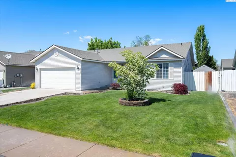 8703 Heathrow Ct, Pasco, WA 99301 photo 1