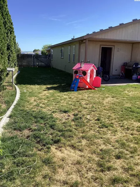 2407 E George St, Pasco, WA 99301 photo 7
